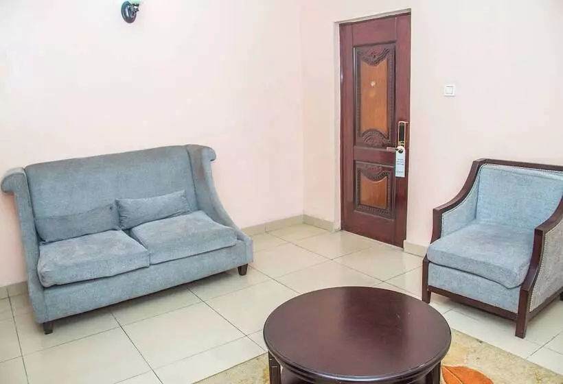 Royal Crest Hotel & Suites