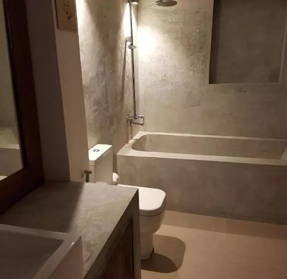 Railway Lodge Hostel