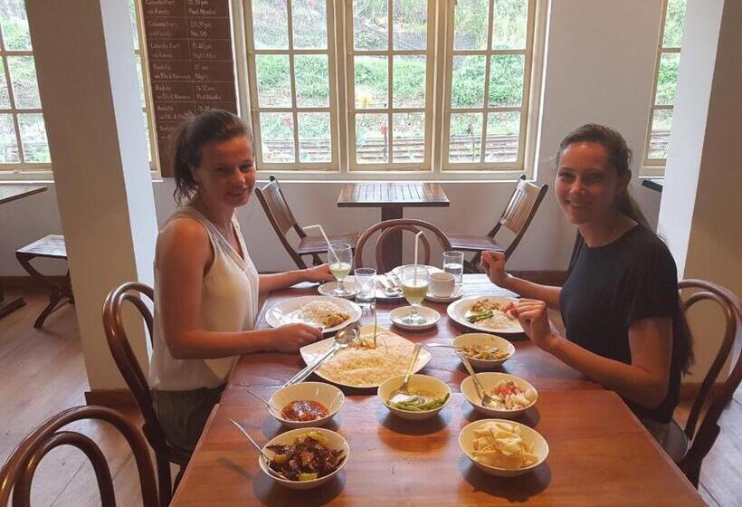 Railway Lodge Hostel