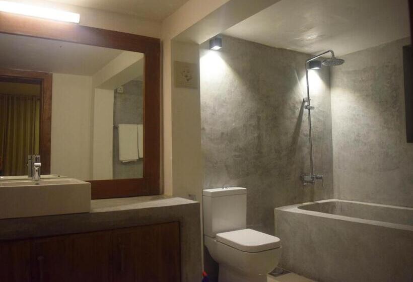 Railway Lodge Hostel