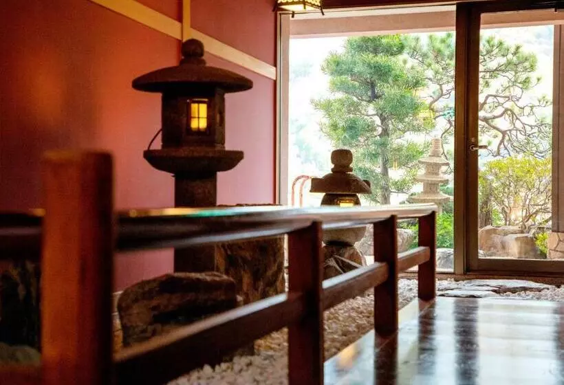 Ryokan Wakamatsu Hakoneyugawara