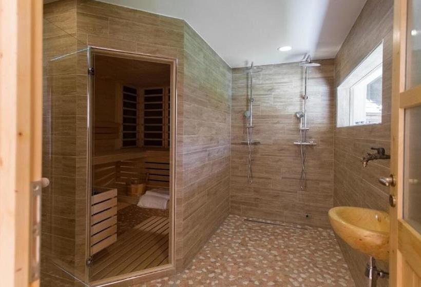 تختخواب و صبحانه Butterfly Lodge