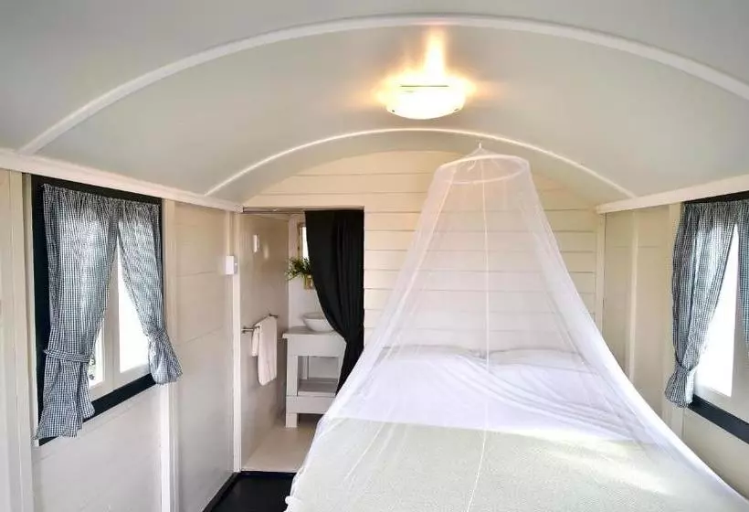 تختخواب و صبحانه Mammaloe