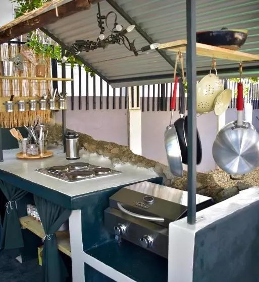 تختخواب و صبحانه Mammaloe