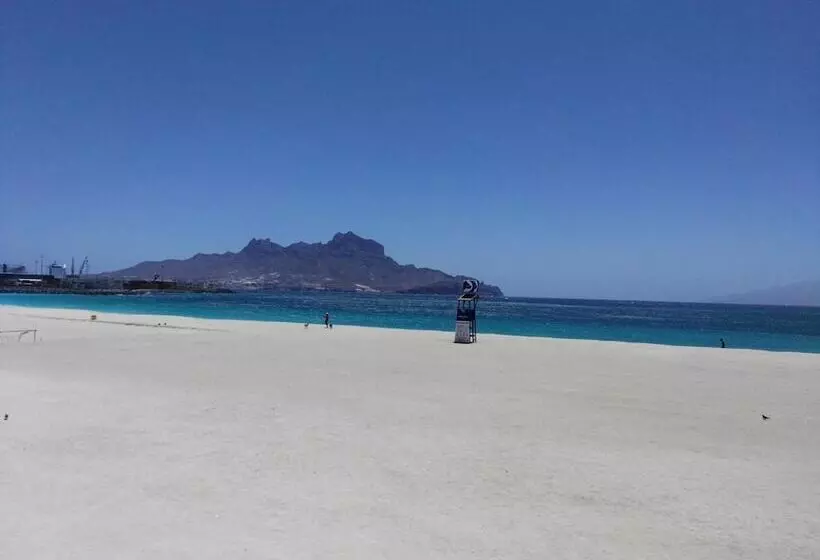 تختخواب و صبحانه Residencial Casa Da Luz