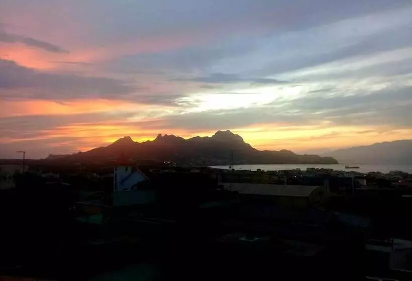 تختخواب و صبحانه Residencial Casa Da Luz