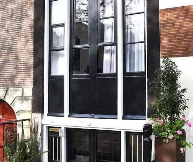 ベッドアンドブレックファースト Stuart Luxury Rooms