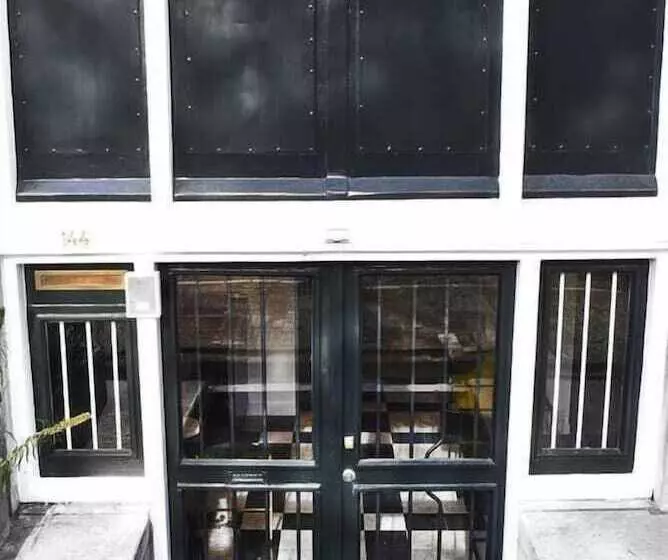 ベッドアンドブレックファースト Stuart Luxury Rooms