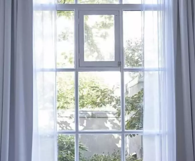 ベッドアンドブレックファースト Stuart Luxury Rooms