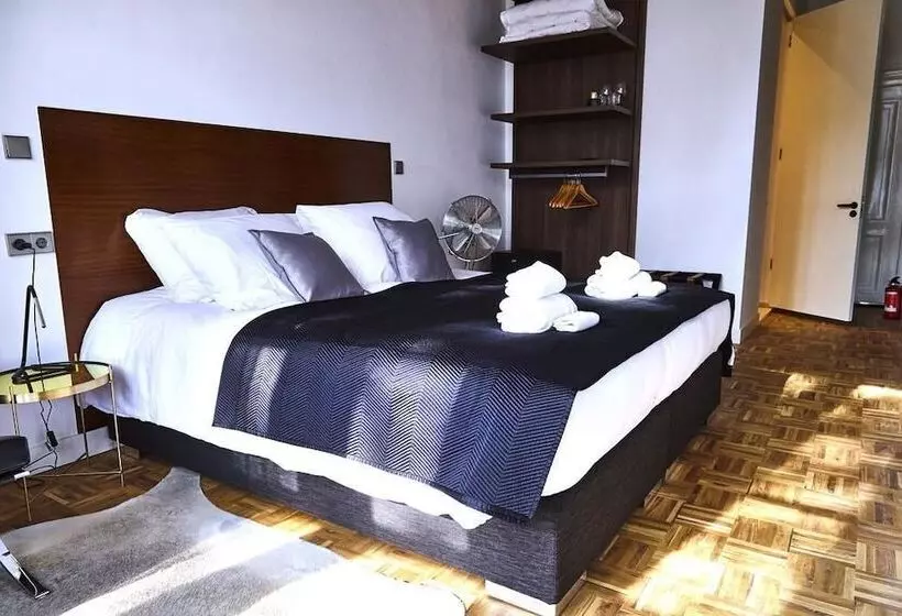 ベッドアンドブレックファースト Stuart Luxury Rooms