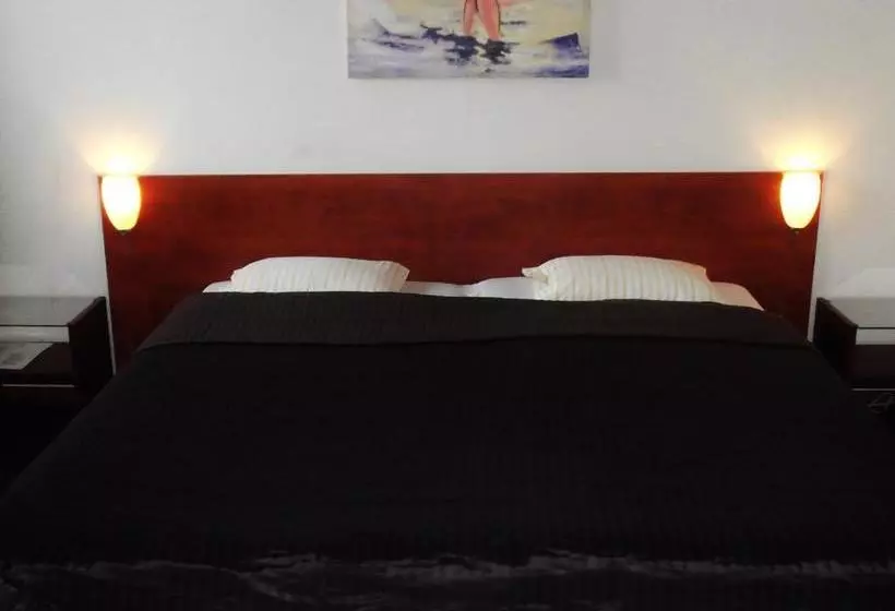 Hotelli ,cafe,biljart Pot