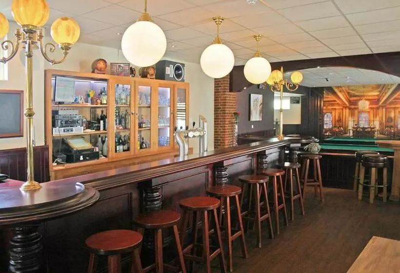 Hotelli ,cafe,biljart Pot