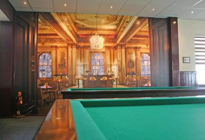 Hotelli ,cafe,biljart Pot