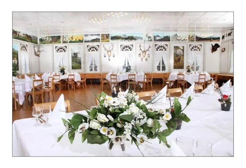 Hotelli Gasthaus Rossfall