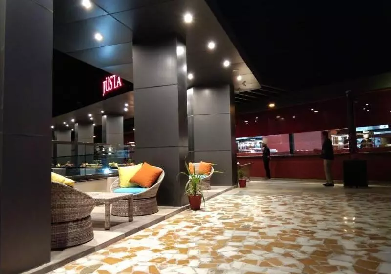 ホテル Jüsta Sajjangarh Resort & Spa, Udaipur