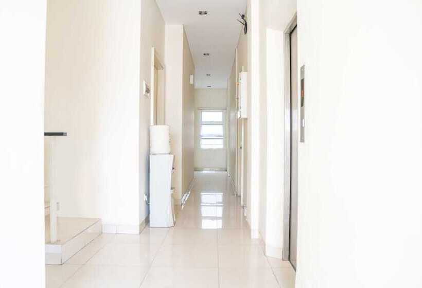 Hotel Legreen Suite Gatot Subroto