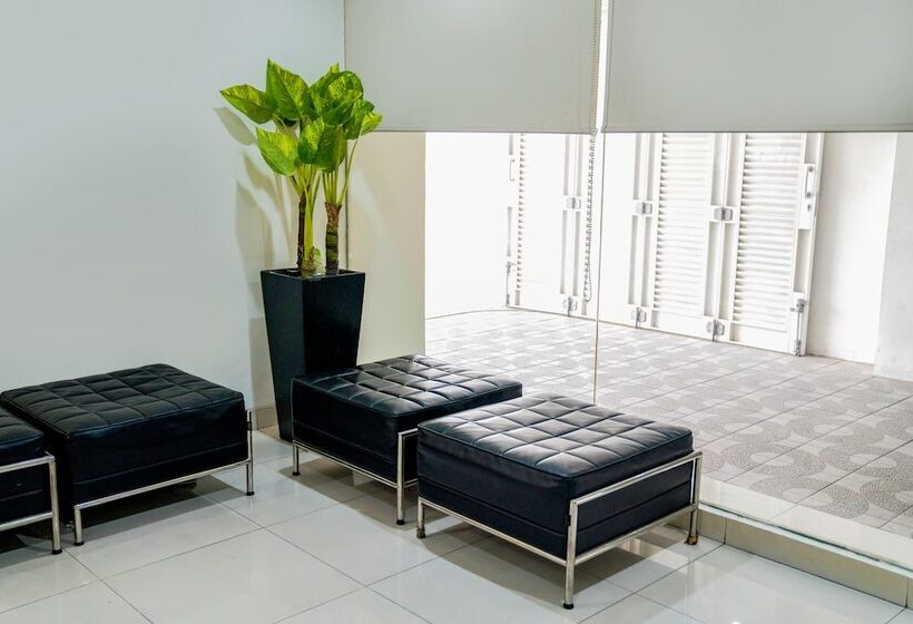 Hotel Legreen Suite Gatot Subroto