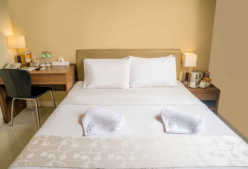 Hotel Legreen Suite Gatot Subroto