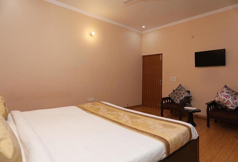 Hotell Oyo 9341 Mascot Pentazz