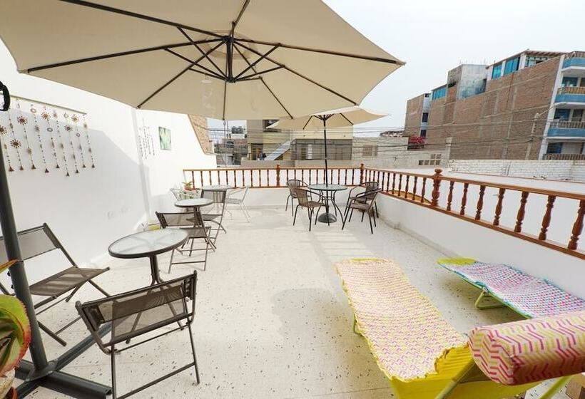 Punta Huanchaco Hostel