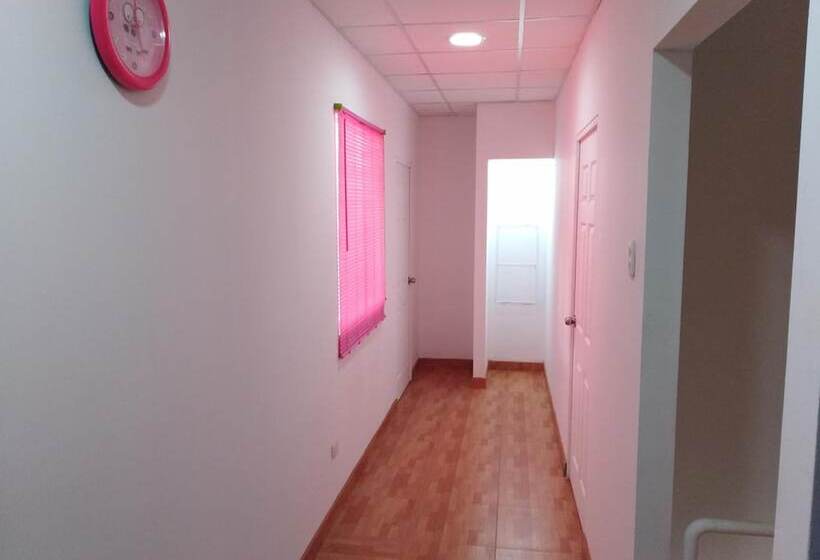 Punta Huanchaco Hostel