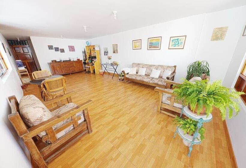 Punta Huanchaco Hostel