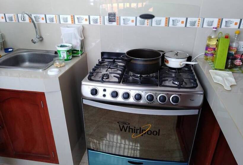 Punta Huanchaco Hostel