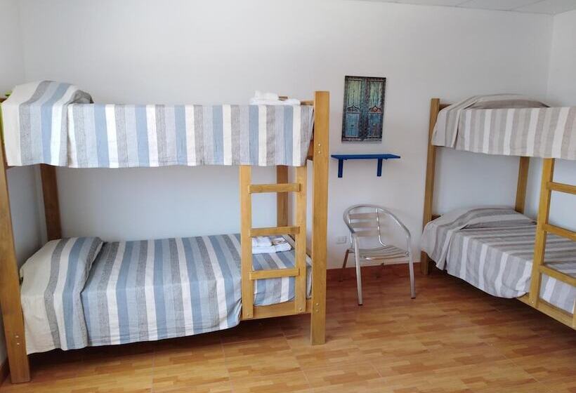 Punta Huanchaco Hostel