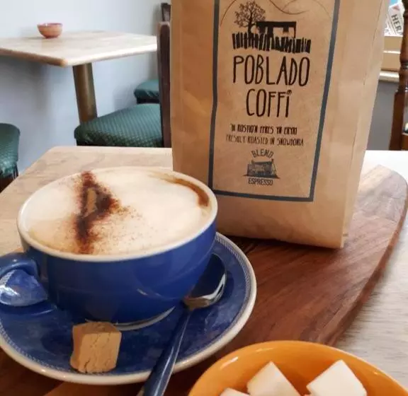 Retkeilymaja Ty Glyndwr Bunkhouse, Bar And Cafe