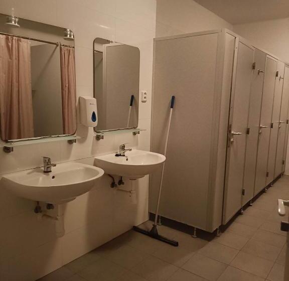 هاستل Ubytovňa Nobelova