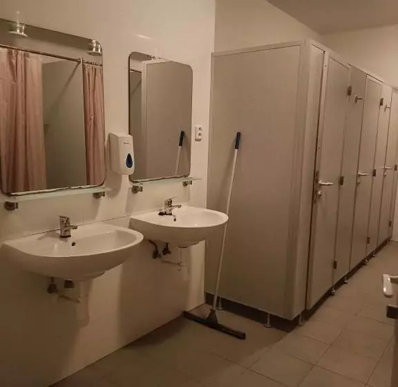 هاستل Ubytovňa Nobelova