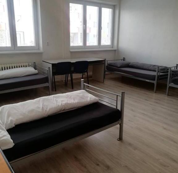 هاستل Ubytovňa Nobelova