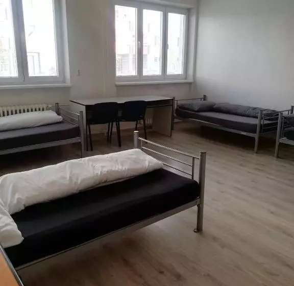 هاستل Ubytovňa Nobelova