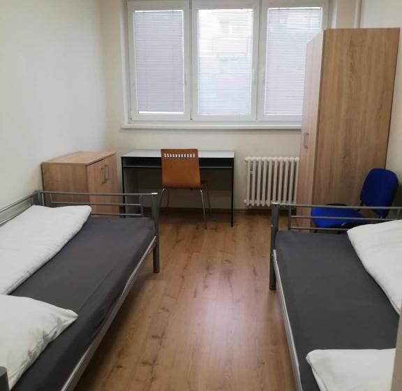 هاستل Ubytovňa Nobelova