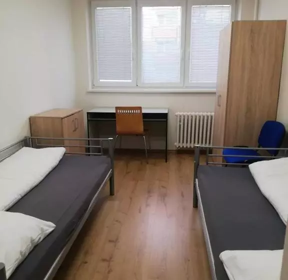 هاستل Ubytovňa Nobelova