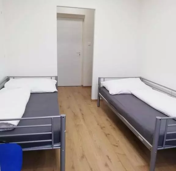 هاستل Ubytovňa Nobelova