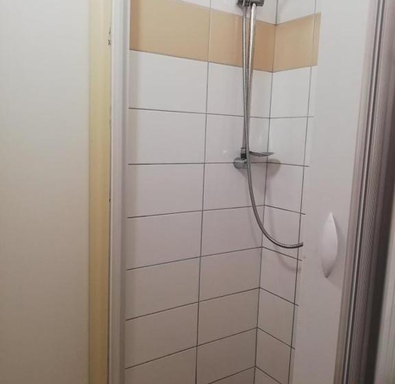 هاستل Ubytovňa Nobelova