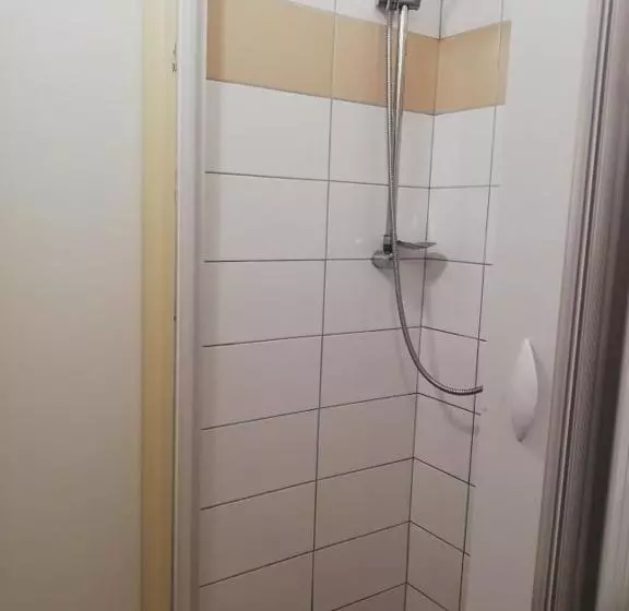 هاستل Ubytovňa Nobelova