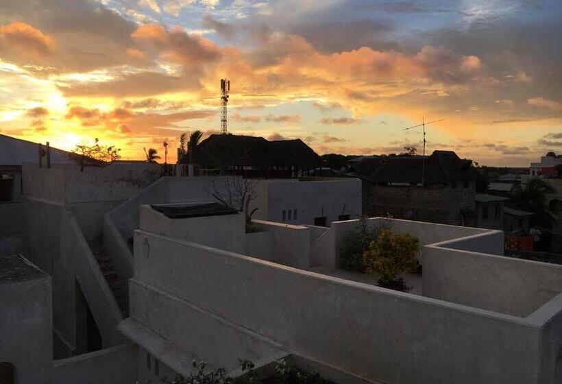 تختخواب و صبحانه Andavelo House