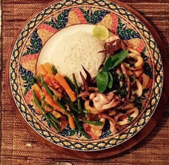 تختخواب و صبحانه Andavelo House