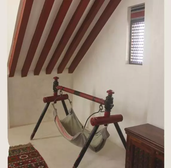 تختخواب و صبحانه Andavelo House