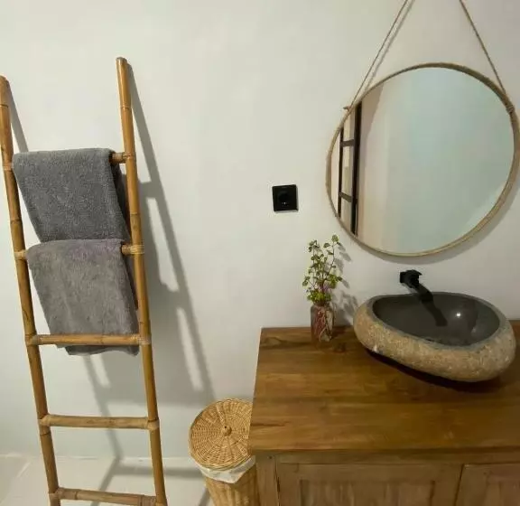 ホテル Mangga Wangga Living