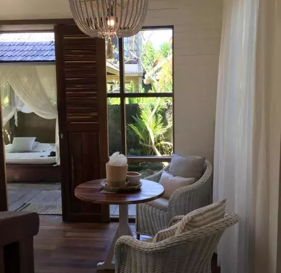 ホテル Mangga Wangga Living