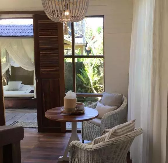 ホテル Mangga Wangga Living