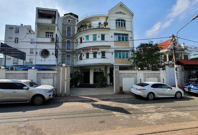 Hotel Ngoc Son