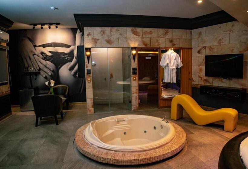 ホテル Orei Private Suites Adult Only