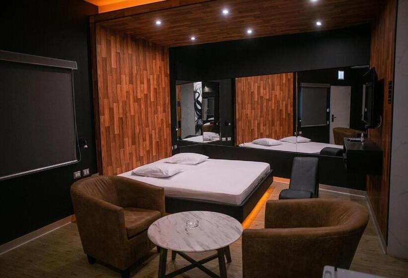 ホテル Orei Private Suites Adult Only