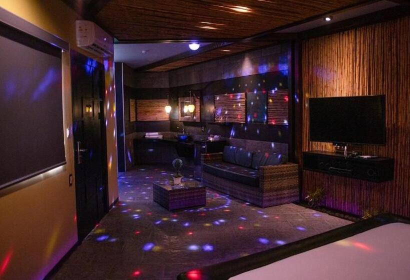 ホテル Orei Private Suites Adult Only