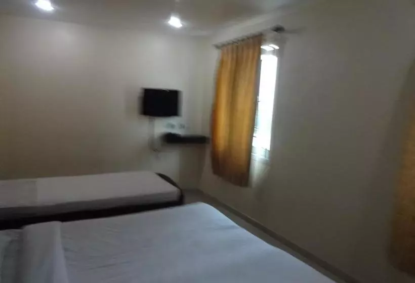 ホテル Sri Annapoorna Tower