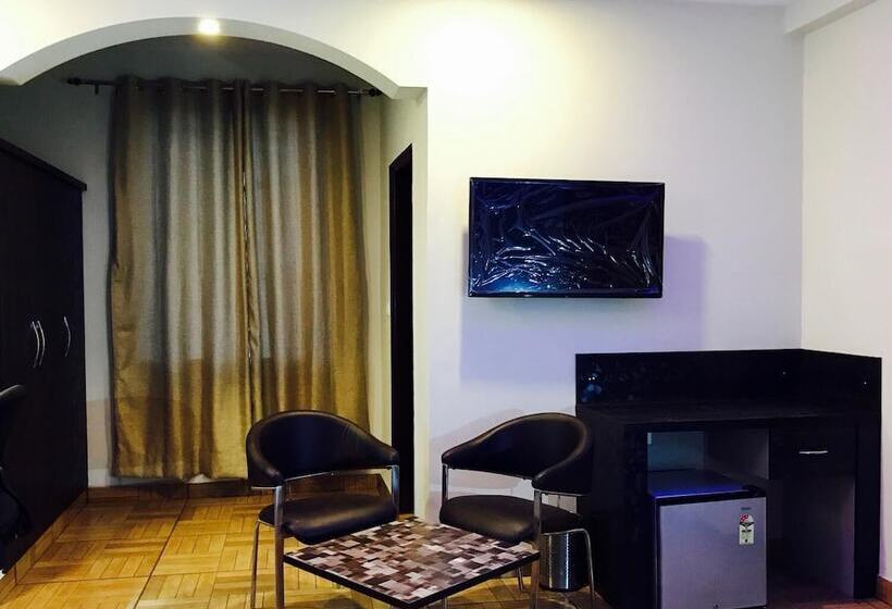 Hotel The Park Residency